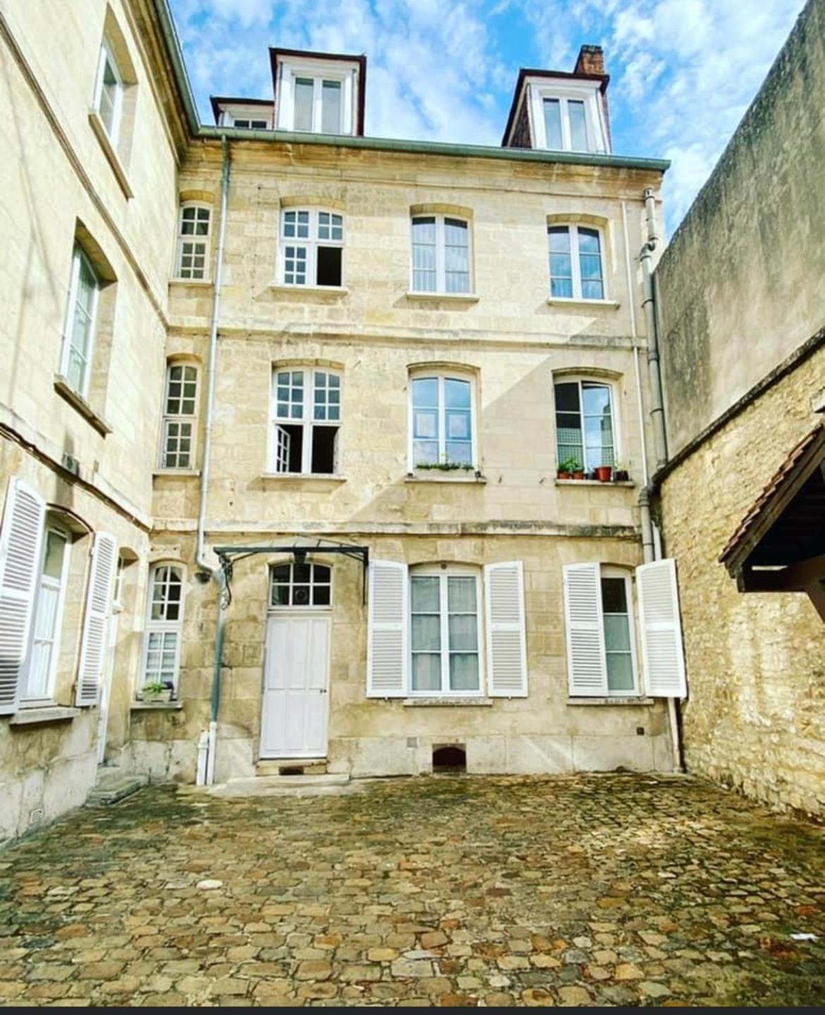Le relais d'Eugènie en hyper centre-ville Compiègne Esterno foto