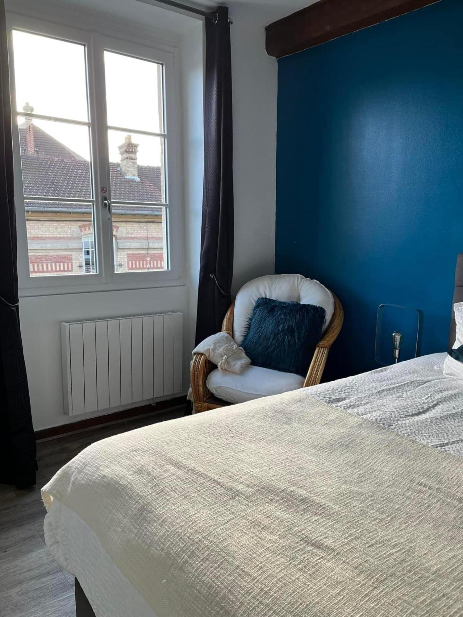 Le relais d'Eugènie en hyper centre-ville Compiègne Esterno foto