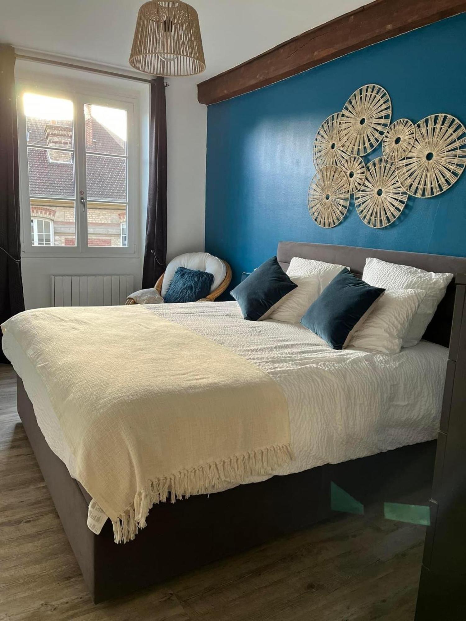 Le relais d'Eugènie en hyper centre-ville Compiègne Esterno foto